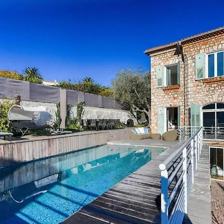 Maison d'hôtes De Charme Moderne Avec Piscine Et Vue *